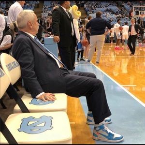 Meet your Posher, Derrick